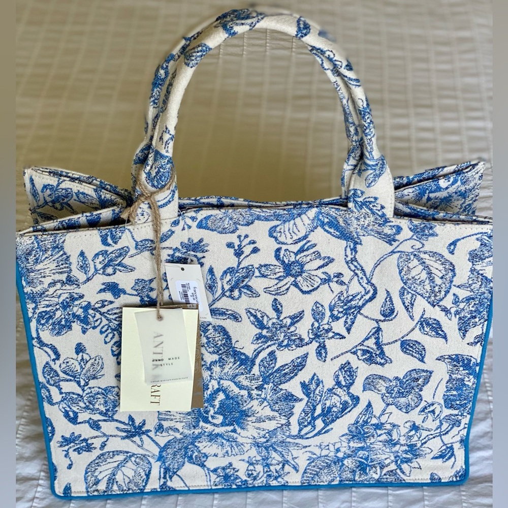 Antik Kraft Cream and Blue Embroidered Handbag
